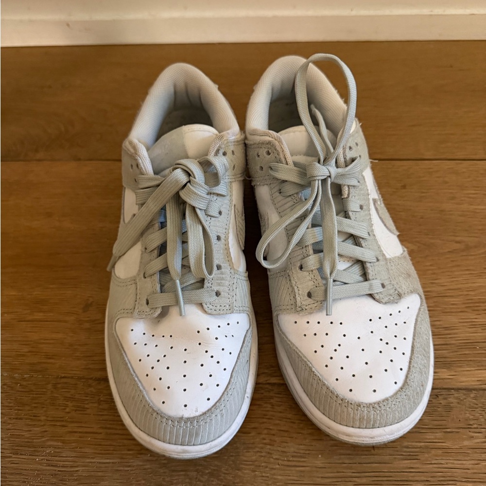 Nike Women’s Low-Top Sneakers in White & Light Gray